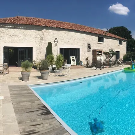 فندق مبيت وإفطار Porte 90 Saint-Georges-du-Bois (Charente-Maritime)