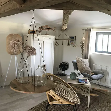 فندق مبيت وإفطار Porte 90 Saint-Georges-du-Bois (Charente-Maritime)
