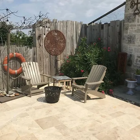 فندق مبيت وإفطار Porte 90 Saint-Georges-du-Bois (Charente-Maritime)